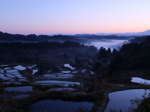 星峠の棚田 水鏡と雲海 そして朝焼け 死ぬまでに行きたい日本の絶景 公式 酒の宿 玉城屋 日本三大薬湯 新潟 松之山温泉